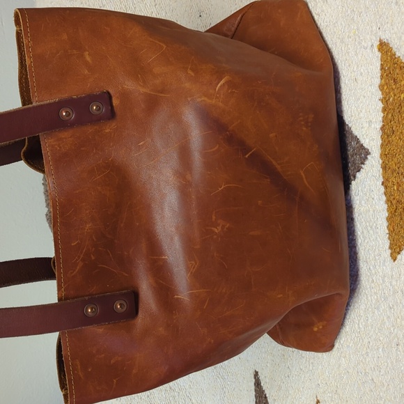 Lifetime Leather Tote - Picture 4 of 7